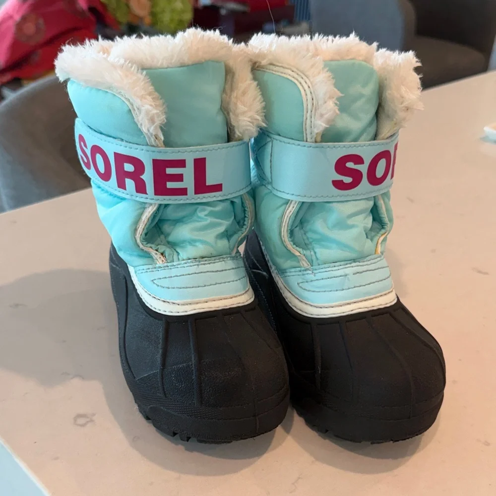 Sorel Aqua and Black Winter Boots - Picture 1 of 4